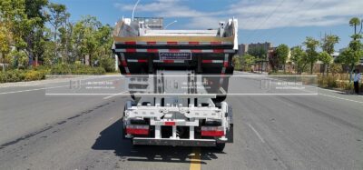 4.5T Pure Electric Self Loading Garbage Truck Back