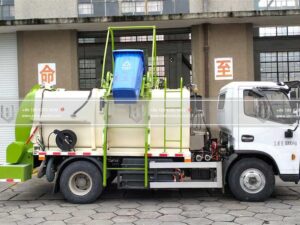 9 Ton Pure Electric Kitchen Waste Garbage Truck Working Test