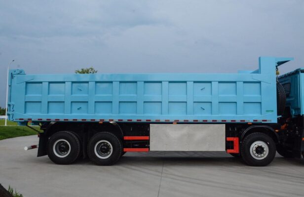 31T 8X4 8-meter electric dump truck