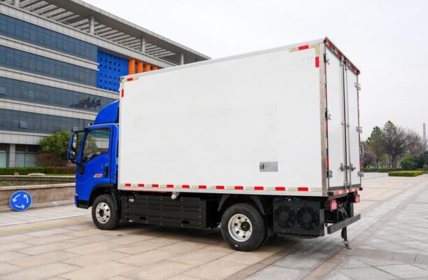 Baijing 3.9-meter single-row fuel cell refrigerated truck