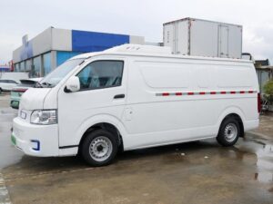 E6 3.7T 5.45-Meter Pure Electric Enclosed Refrigerated Cargo Truck