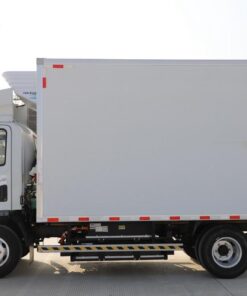 EC301 4.5T single-row pure electric refrigerated truck