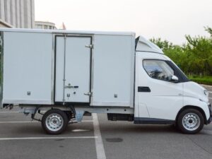 Eq2 2.6T 3.03-Meter Single-Row Pure Electric Van-Type Micro-Truck