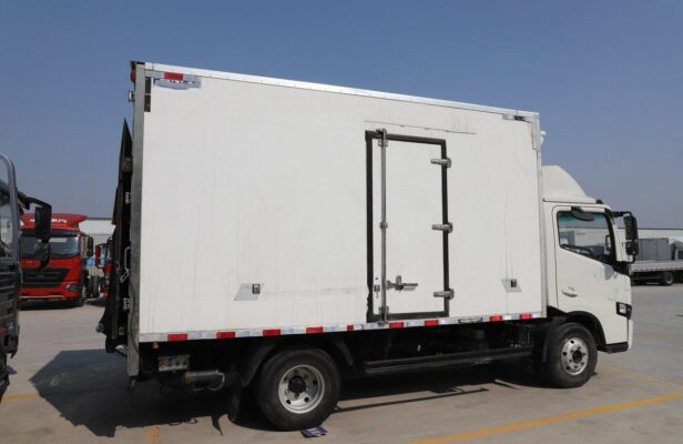 H8E 4.5T 4.02-meter single-row pure electric refrigerated truck