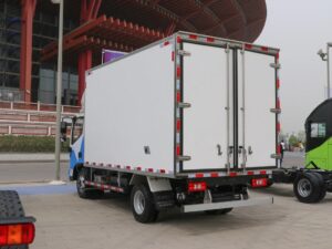 Hs 4.5T 4.08-Meter Plug-In Hybrid Power Refrigerated Truck