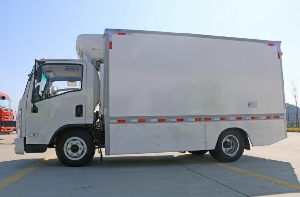 Maker 4.5T 4.1-meter single-row pure electric refrigerated truck