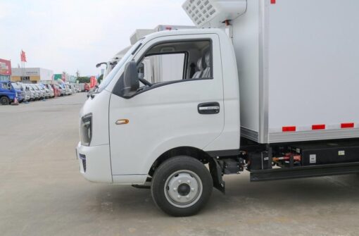 V5E 4.3T 3.82-Meter Single-Row Van-Type Pure Electric Refrigerated Truck