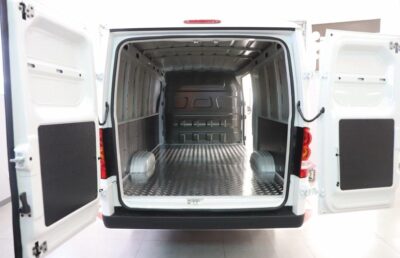 Wuling 2-Seater 5.5-Meter Pure Electric Enclosed Van