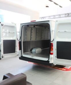 Wuling 2-seater 5.5-meter pure electric enclosed van