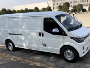 Blue Whale Zhixiang 4T 5-meter pure electric van transporter