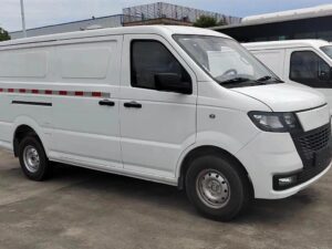 Chaolong 3Ton 5-meter pure electric closed van