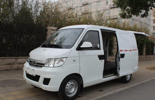 China Electric 360 4-Meter Pure Electric Closed Van