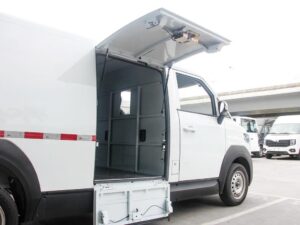 E-Lushun 3T 5-Meter Pure Electric Closed Van