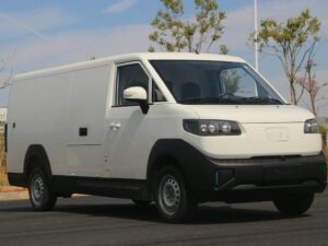 E-Lushun 3T 5-Meter Pure Electric Closed Van