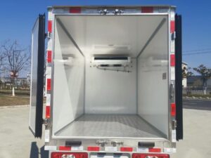 Guotai El30 2.7Ton 2.88-Meter Single-Row Pure Electric Refrigerated Truck