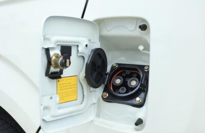 Longyao 8S 4T 5-meter pure electric closed van