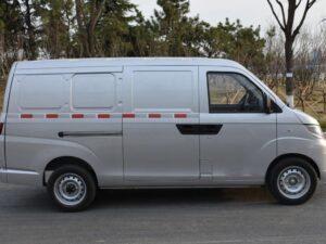 Tianye 260 2.6T 4.43-meter pure electric closed van transporter