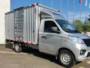 Xiangling V1 2.98Ton 3.2-Meter Single-Row Pure Electric Van-Type Micro Truck