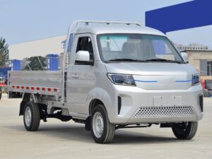 Xinyuan T3Lev 2.7Ton 3.05-Meter Single-Row Pure Electric Flatbed Micro Truck