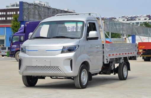 Xinyuan T3Lev 2.7Ton 3.05-Meter Single-Row Pure Electric Flatbed Micro Truck