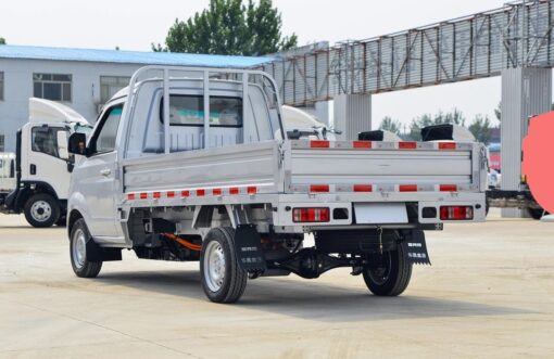 Xinyuan T3Lev 2.7Ton 3.05-Meter Single-Row Pure Electric Flatbed Micro Truck