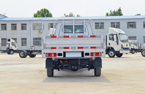 Xinyuan T3Lev 2.7Ton 3.05-Meter Single-Row Pure Electric Flatbed Micro Truck