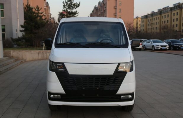 ZhiLing EV6 3T 5-meter pure electric closed van