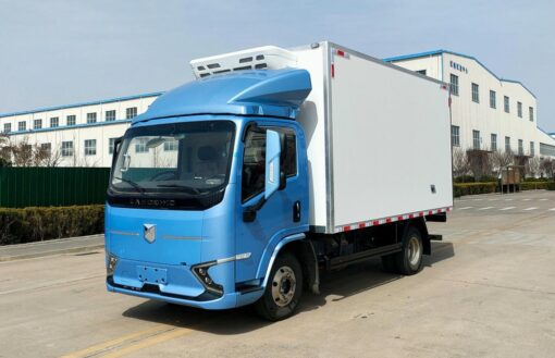 Blue Engine 4.5 Ton Electric Refrigerated Truck