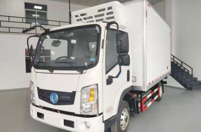 Dongfeng 4.5 Ton Electric Refrigerated Truck