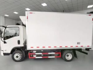 Dongfeng 4.5 Ton Electric Refrigerated Truck