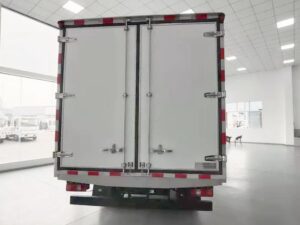 Dongfeng 4.5 Ton Electric Refrigerated Truck