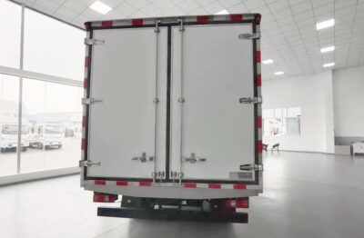 Dongfeng 4.5 Ton Electric Refrigerated Truck