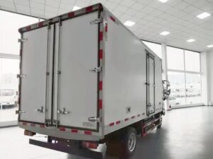 Dongfeng 4.5 Ton Electric Refrigerated Truck