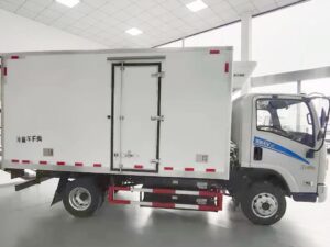 Dongfeng 4.5 Ton Electric Refrigerated Truck