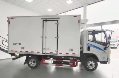 Dongfeng 4.5 Ton Electric Refrigerated Truck