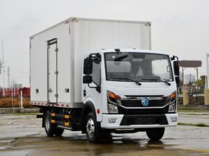 Dongfeng 4.5T Electric Refrigerated Truck