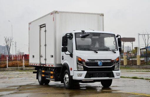 Dongfeng 4.5T Electric Refrigerated Truck