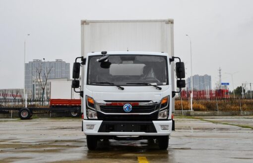 Dongfeng 4.5T Electric Refrigerated Truck