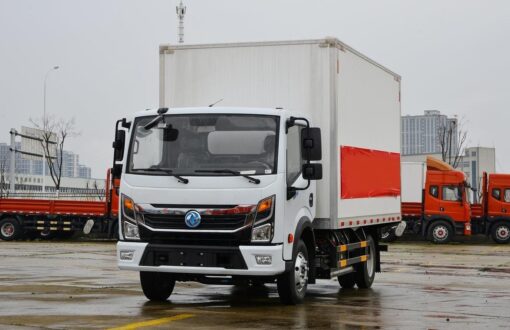 Dongfeng 4.5T Electric Refrigerated Truck