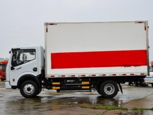 Dongfeng 4.5T Electric Refrigerated Truck