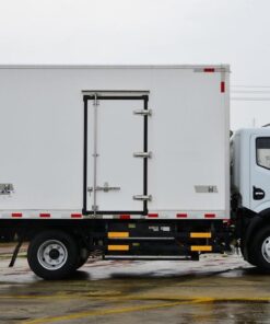 Dongfeng 4.5T Electric Refrigerated Truck