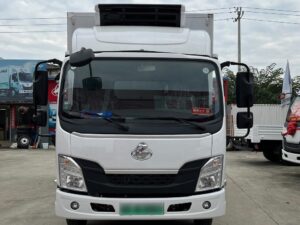 Dongfeng 4.5Ton Electric Refrigerated Truck