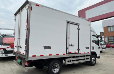 Dongfeng 4.5Ton Electric Refrigerated Truck