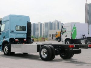 Dongfeng Automobile Chenglong H5V 4X2 18Ton 6.8Meter Hybrid Truck