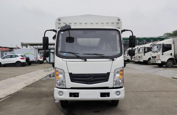 Dongfeng Huashen T16 4.5Ton 4.15-Meter Single Row Pure Electric Cage Type Light Truck