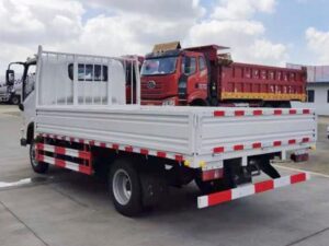 Dongfeng Huashen T18 4.5Ton 4.13Meter Single Row Pure Electric Flatbed Light Truck