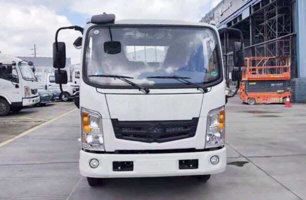 Dongfeng Huashen T18 4.5Ton 4.13Meter Single Row Pure Electric Flatbed Light Truck