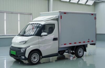 Flying Saucer Eq2 2.6Ton 2.76Meter Single Row Pure Electric Van Type Micro Truck