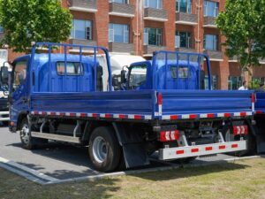 Jac Lingpao Es6 4.5Ton 4.18Meter Single Row Plug In Hybrid Platform Truck Light Truck