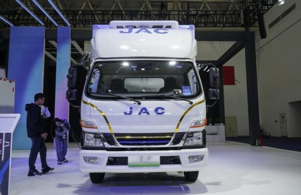 Jmc 4.4 Ton Electric Refrigerated Truck